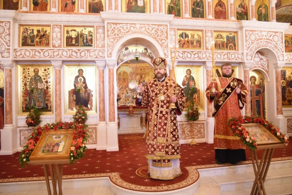 Архиерейское богослужение в Никольском Соборе