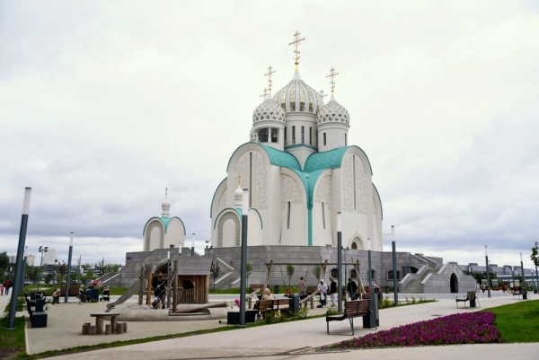 Воскресное богослужение в Никольском соборе 