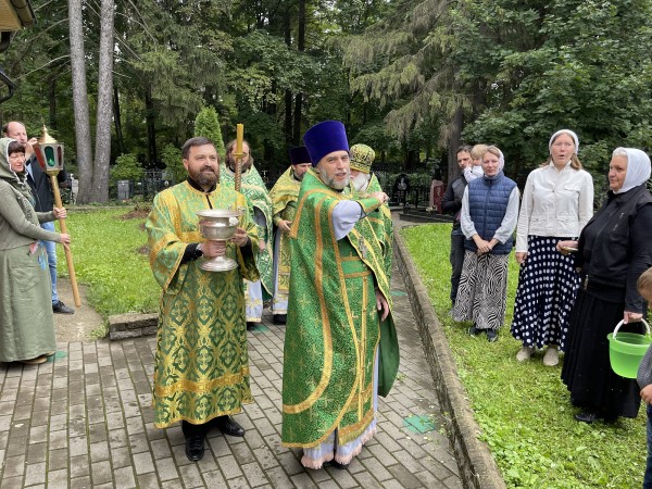 Престольный праздник в Максимовском храме пос. Нахабино