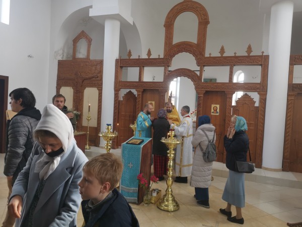 Начало регулярных богослужений в Казанском храме д. Гореносово