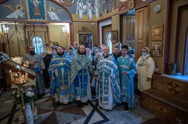 Престольный праздник в храме иконы Божией Матери «Всех скорбящих Радость»