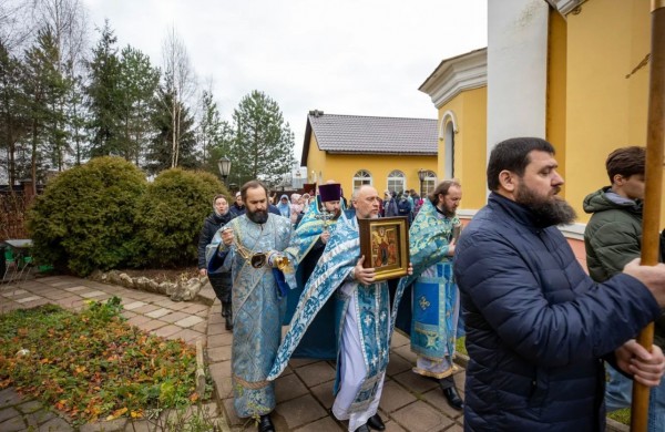 Престольный праздник в храме иконы Божией Матери «Всех скорбящих Радость»