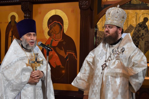 Архиерейское богослужение в Успенском храме Красногорска