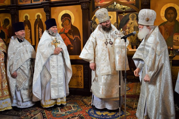 Архиерейское богослужение в Успенском храме Красногорска