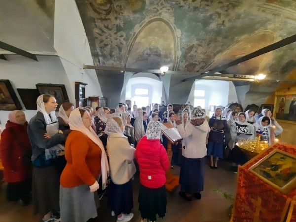 Участие Старшего хора девочек Детской церковной музыкальной школы при Успенском храме г. Красногорска в Творческом хоровом форуме «Царевич Димитрий» в Угличе