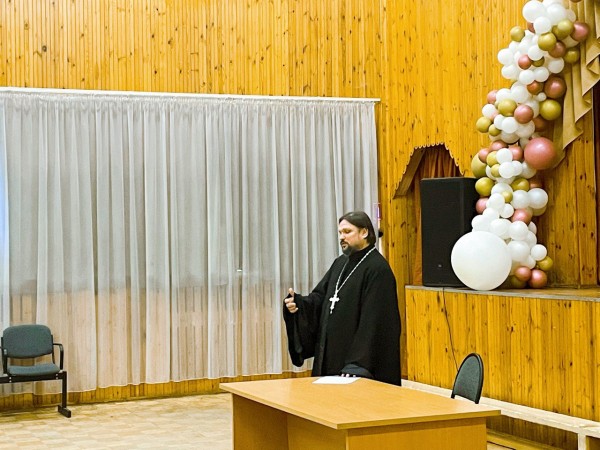Беседы в школах городского округа Красногорска, посвященные 600-летию обретения мощей преподобного Сергия Радонежского.