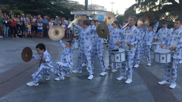 «Знаменские барабанщики» в международном детском центре «Артек»