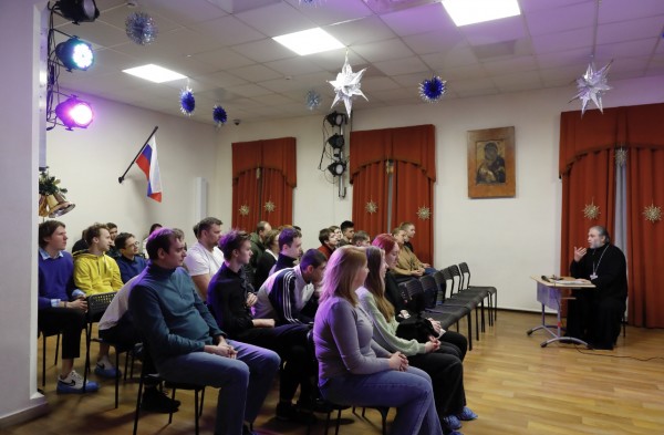 Встреча с молодежью в Знаменском храме г. Красногорска