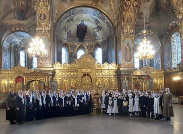 Поездка Старшего хора девочек ДЦМШ в Санкт-Петербург