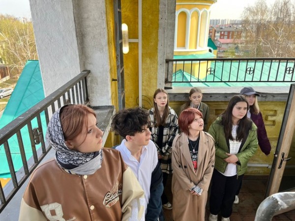Гости в Никольском храме с. Ангелово