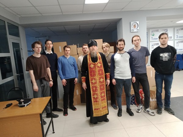 Поздравление раненых воинов с Пасхой