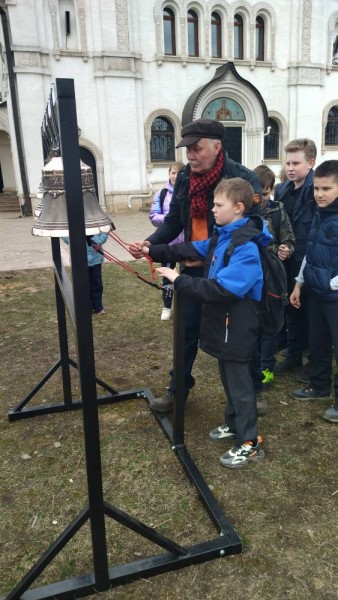 Школьники в Елисаветинском храме г. Красногорска