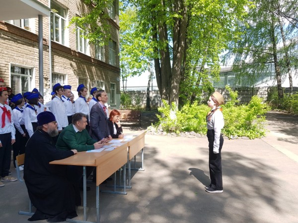Смотр строя и песни в Средней школе №2 пос. Нахабино