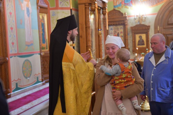 Архиерейское богослужение и освящение Почетного Знамени в ЦКВГ им. А. А. Вишневского