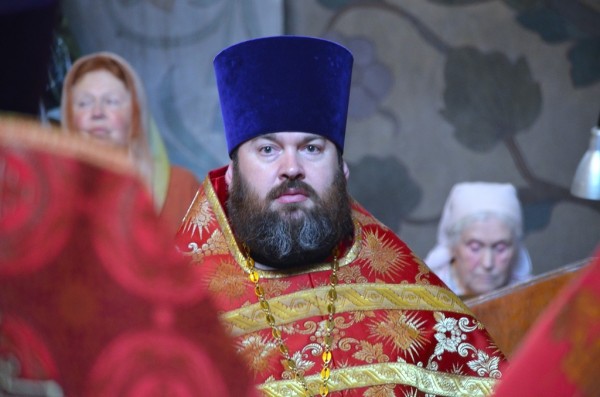 Архиерейское богослужение в Успенском храме Красногорска