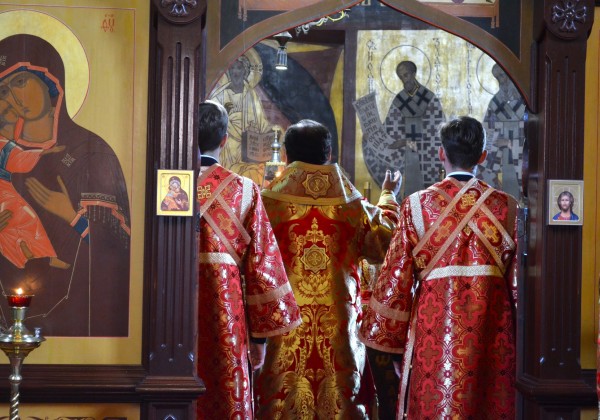 Архиерейское богослужение в Успенском храме Красногорска
