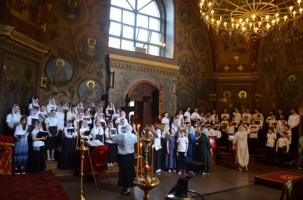 Архиерейское богослужение в Успенском храме Красногорска