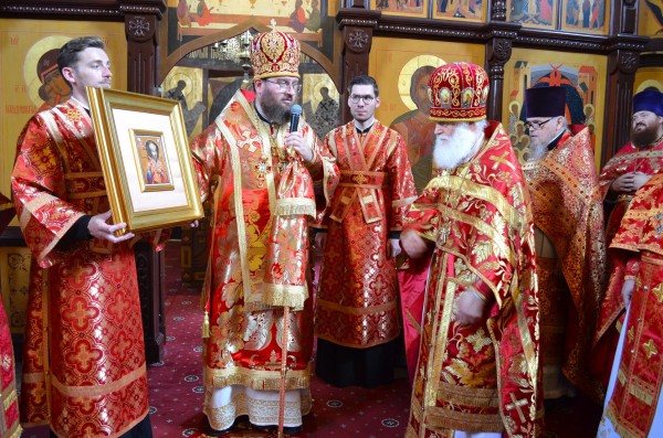 Архиерейское богослужение в Успенском храме Красногорска