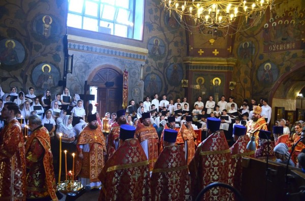 Архиерейское богослужение в Успенском храме Красногорска