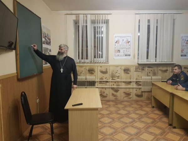 Огласительные беседы в подразделениях МЧС