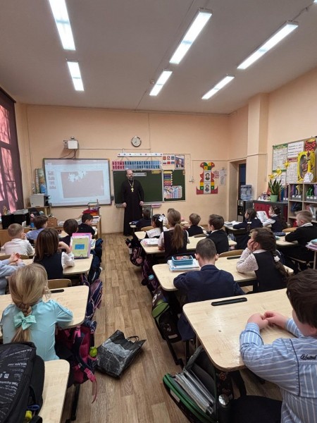 «Разговор о важном» в Петрово-Дальневской гимназии