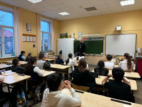 «Разговор о важном» в Петрово-Дальневской гимназии