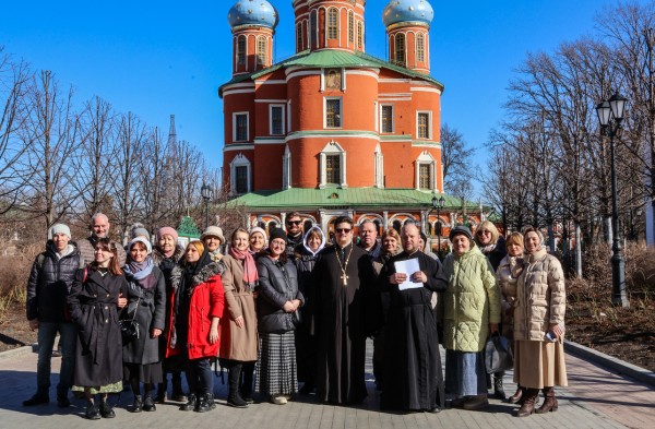 Паломничество прихожан Никольского собора г. Красногорск в Донской монастырь г. Москвы 