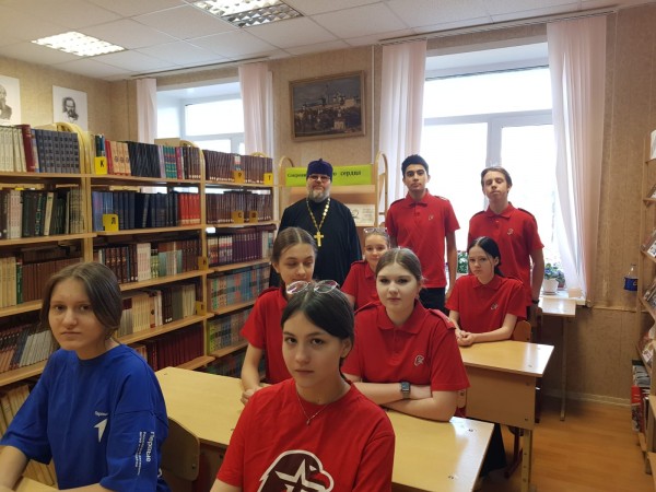 Встреча с юнармейцами в Средней школе №2 пос. Нахабино