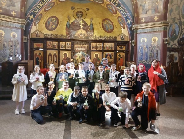 Гости в Успенском храме города Красногорска