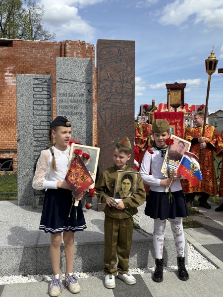 В храме свт. Иоанна Златоуста д. Козино 4 мая прошло торжественное мероприятие, посвященное празднованию 80-летия со Дня Великой Победы.