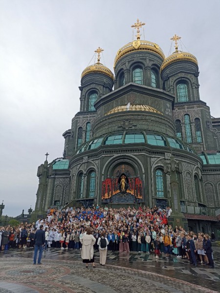 Концерт и участие в Патриаршей литургии Детского Победного хора