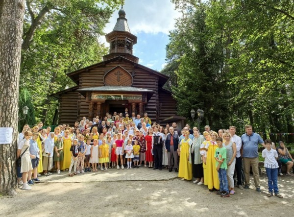 Память священномученика Петра (Голубева) в Петрово-Дальнее 