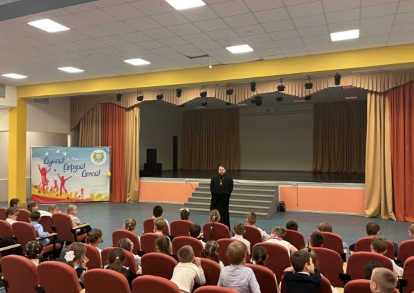 Беседы со священником в честь Дня народного единства в Путилково