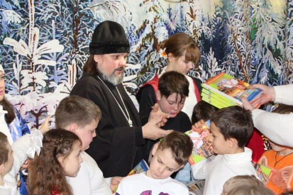 Рождественский спектакль воспитанников Воскресной школы храме святителя Иоанна Златоуста