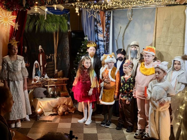 Рождественский спектакль воспитанников Воскресной школы храме святителя Иоанна Златоуста