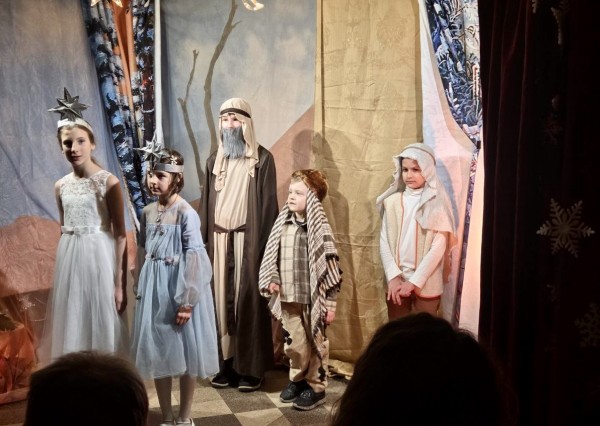 Рождественский спектакль воспитанников Воскресной школы храме святителя Иоанна Златоуста