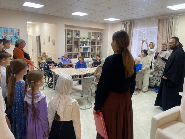 Рождественский концерт в пансионате для престарелых «Доброта»