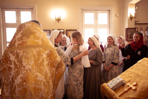 В Знаменском храме д. Марьино состоялось посвящение в сестры милосердия