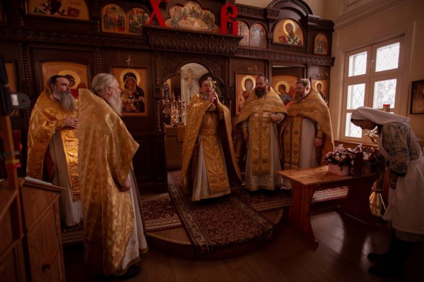 В Знаменском храме д. Марьино состоялось посвящение в сестры милосердия