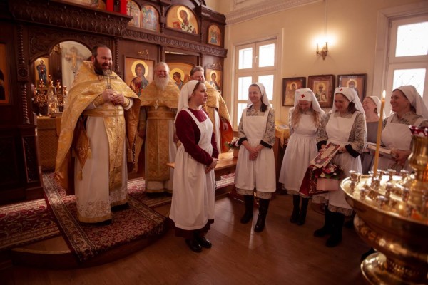 В Знаменском храме д. Марьино состоялось посвящение в сестры милосердия