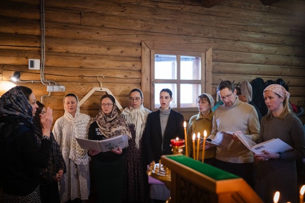 В день памяти Собора новомучеников и исповедников Подмосковных в храме новомучеников Красногорских в п. Нахабино состоялось торжественное богослужение