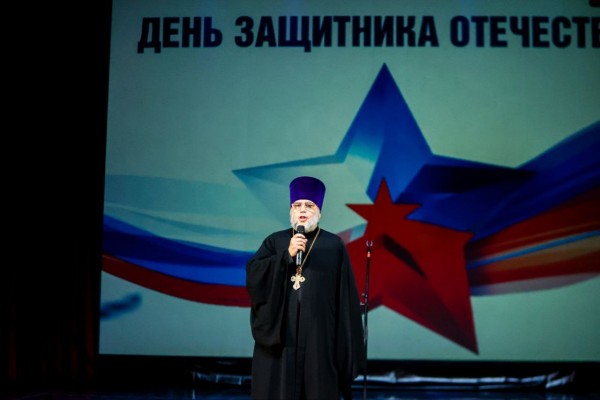 Благочинный поздравил Защитников Отечества в Красногорске