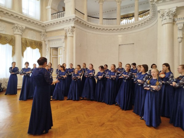 Поездка Старшего хора девочек на фестиваль в Кострому
