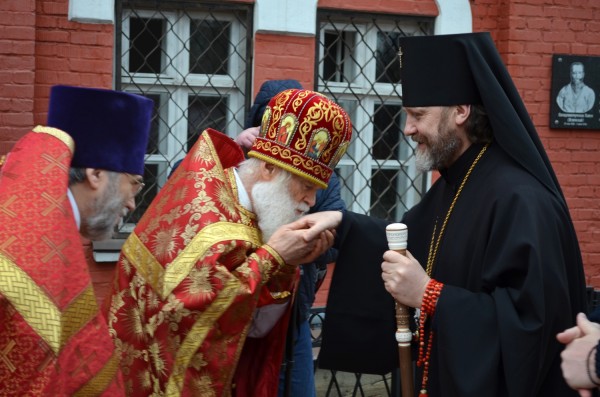 Архиерейское богослужение в Успенском храме Красногорска