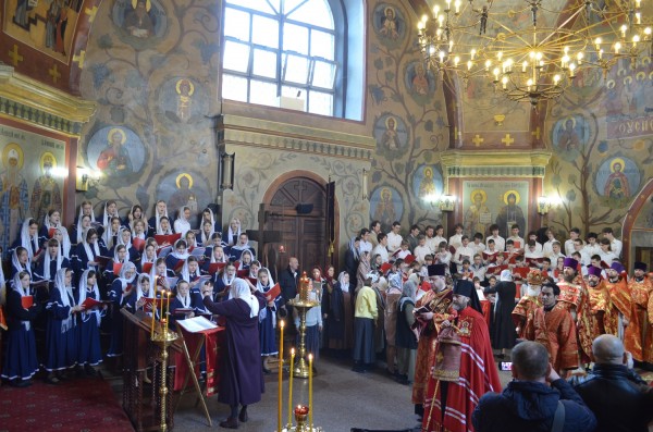 Архиерейское богослужение в Успенском храме Красногорска