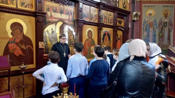 Учителя и ученики Лицея № 4 посетили Успенский храм г. Красногорска