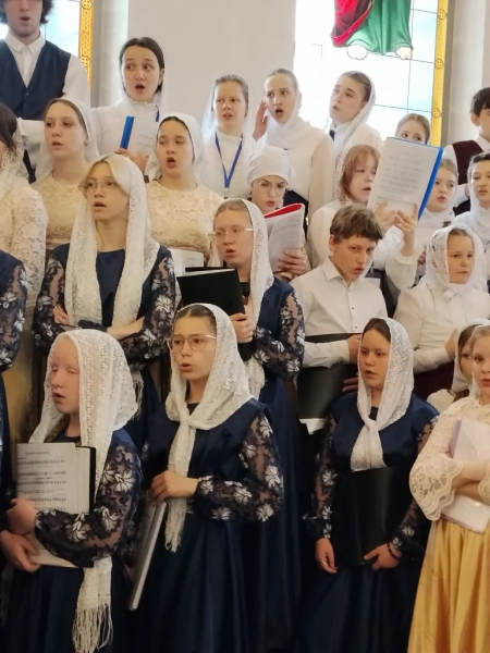 Участие Сводного детско-юношеского хора Одинцовской епархии в Божественной литургии и кноцерте в Одинцово