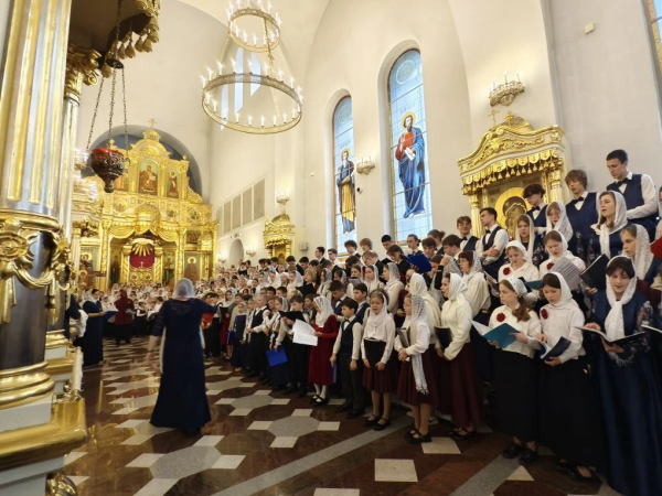 Участие Сводного детско-юношеского хора Одинцовской епархии в Божественной литургии и кноцерте в Одинцово