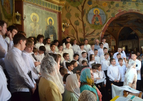 Выпускной акт ДЦМШ в Успенском храме г. Красногорска